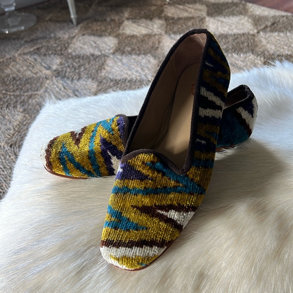 Velvet loafers with leather sole…zig zag design.  Made in Turkey